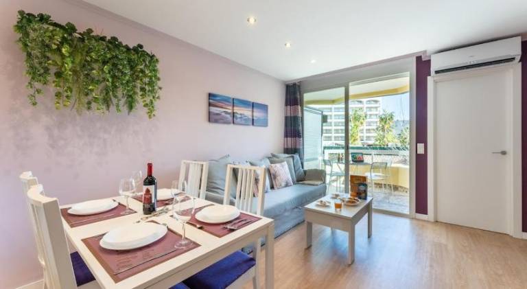 Salou-Alboran-Central-Pool-2bed-PortAventura-AA-WiFi18 in Cambrils