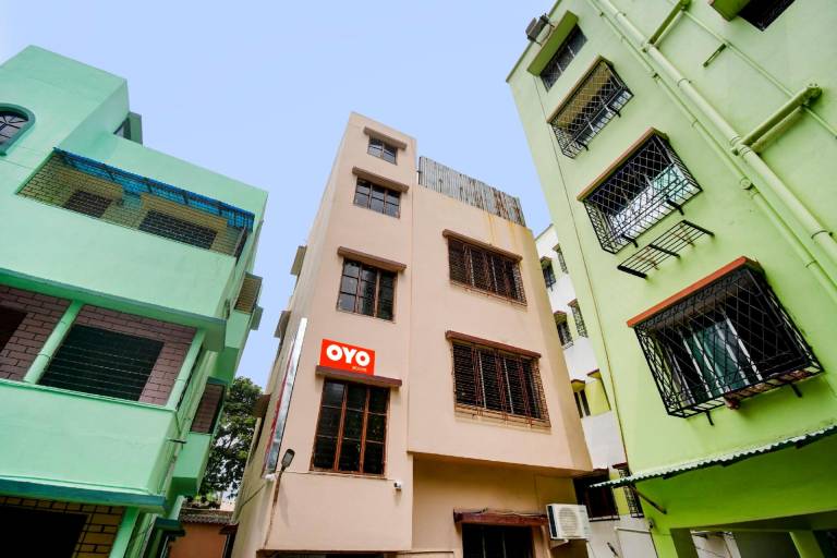 Hotel O The Nest Inn Near Acropolis Mall