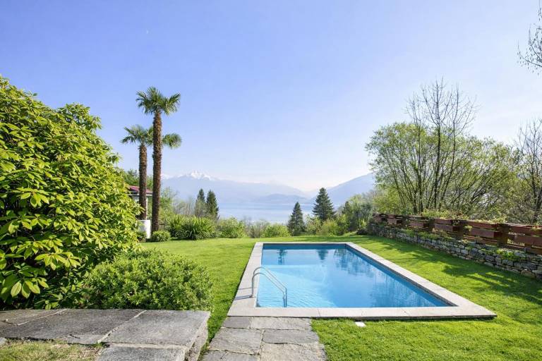 Child-friendly charming rental apartment with garden, pool & patio | Mountain view | Pets are welcome — photo 3