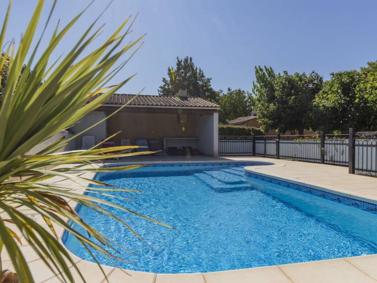 Fully equipped lovely house with garden, BBQ & private pool | Pets are welcome — photo 2