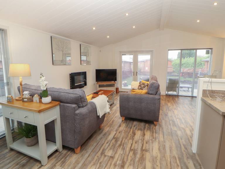 Children-friendly wonderful cottage with yard, jacuzzi & pool | Beach view | Pets are welcome — photo 4