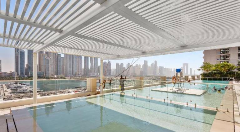 Apartment with pool — photo 4