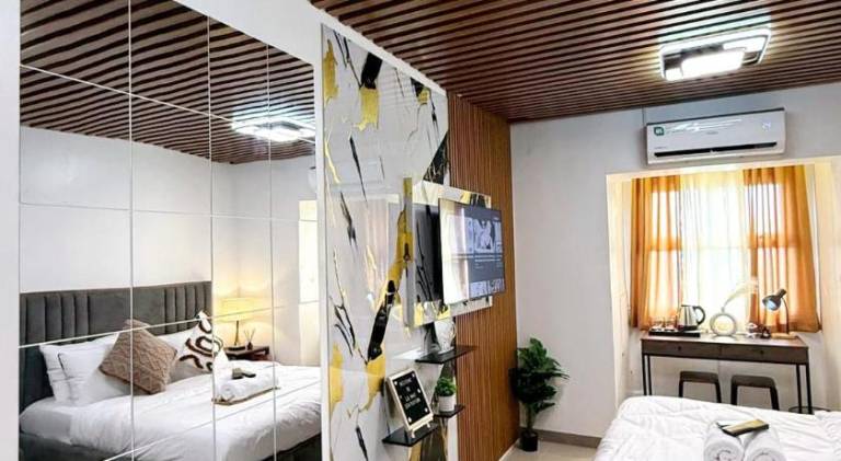 Serviced apartment with private pool & garden | Dogs allowed — photo 2