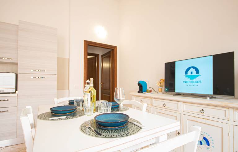 Family-oriented beautiful apartment with patio | Mountain view | Pets are welcome — photo 2