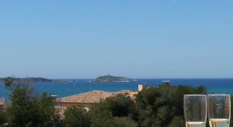 Apartment with pool in Six-Fours-les-Plages
