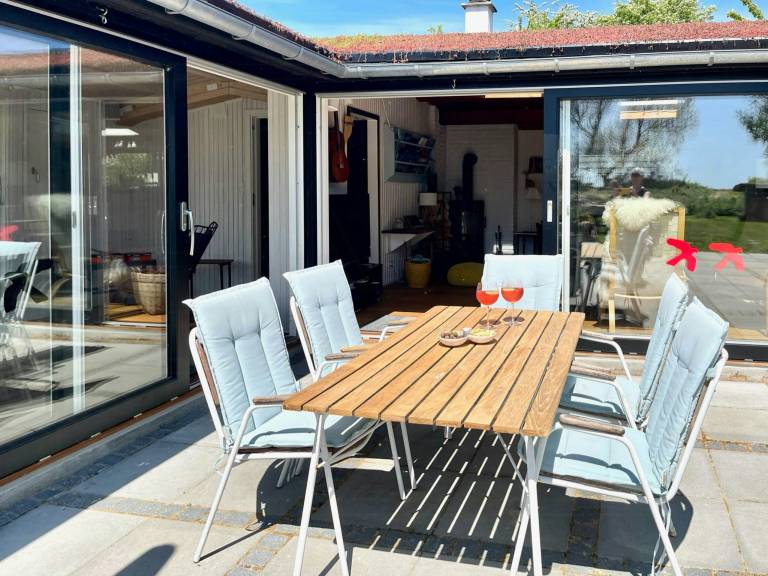 Child-friendly house with patio, yard & grill | Sea view | Pets allowed — photo 3