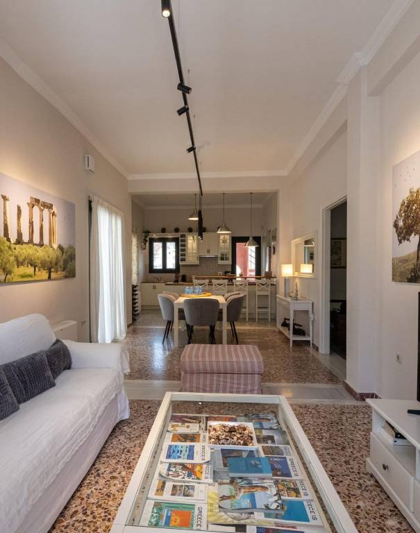Angelinas Quarters - Kalamata Mediterranean Villas in Kalamata