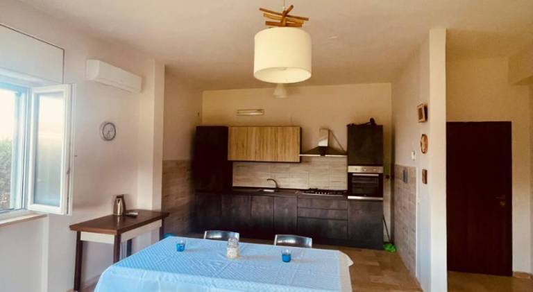 Apartment with yard & barbeque — photo 3