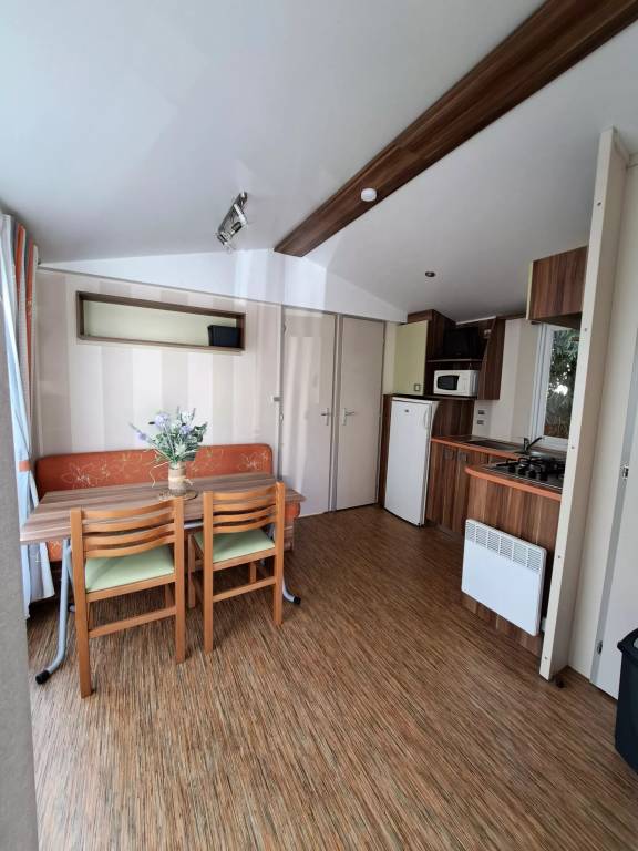 Mobile home with barbecue & terrace — photo 4
