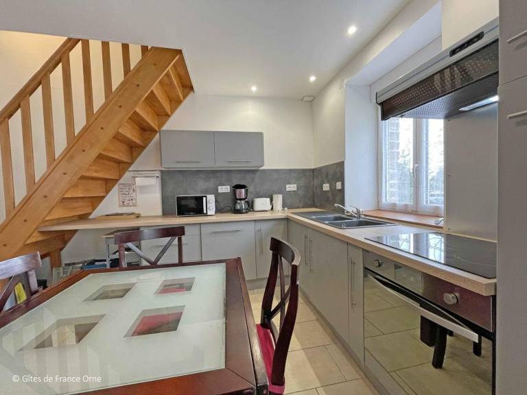 Bright renovated cottage with pets allowed, parking and WIFI in Swiss Normandy — photo 5