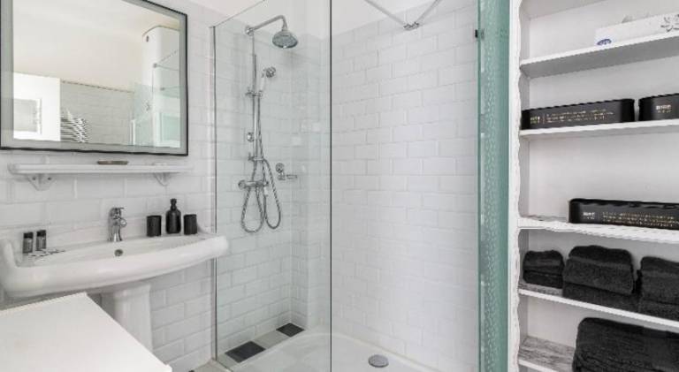 Nice City Center 2 Bedrooms Balcony Air Conditioning — photo 2