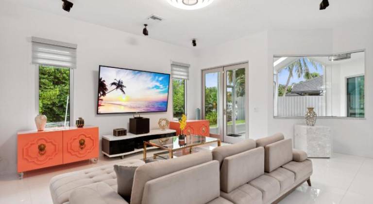 Luxury Modern Waterfront House in BEST Location! King Bed Suite & Close to Beach in West Palm Beach, FL