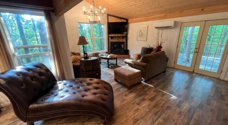 Villa | Pets allowed in Kent, KY