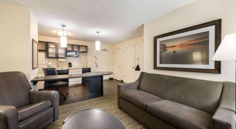 Sonesta Simply Suites Hampton — photo 2