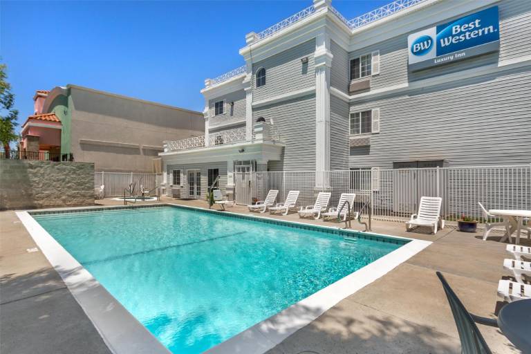 Best Western Luxury Inn — photo 2