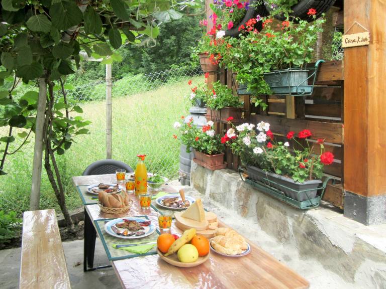 House with BBQ, yard & terrace — photo 3
