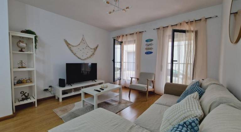 Apartment with pool — photo 2
