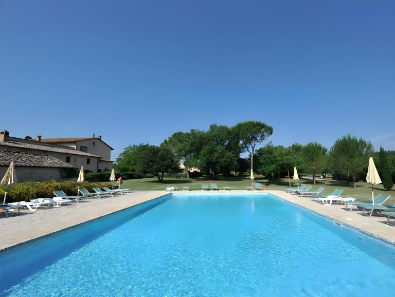 Child-friendly farm with pool, yard & BBQ | Pets are welcome — photo 3