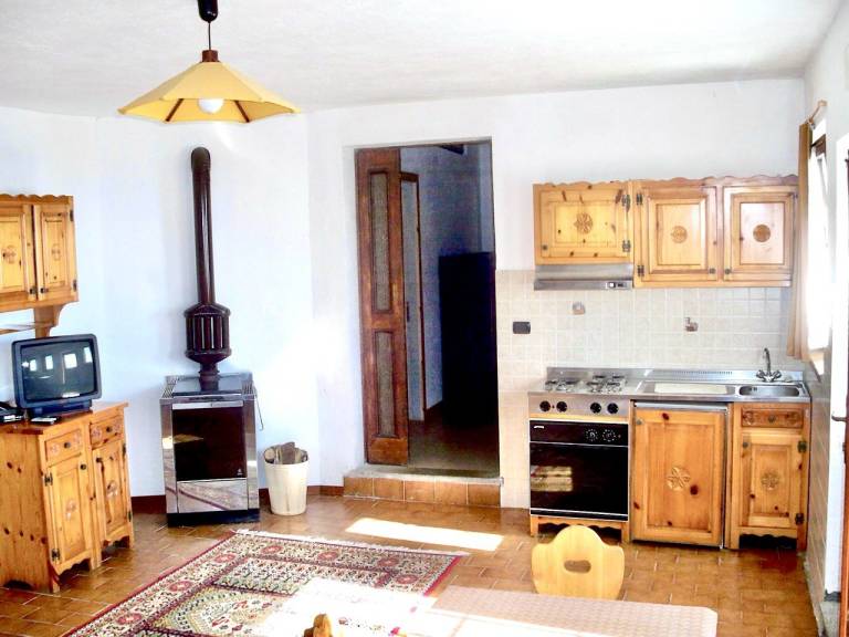 Family-oriented apartment with barbecue, garden & terrace | City view | Pets allowed — photo 2