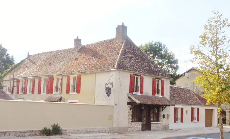 Gîte  Villeneuve-les-Bordes