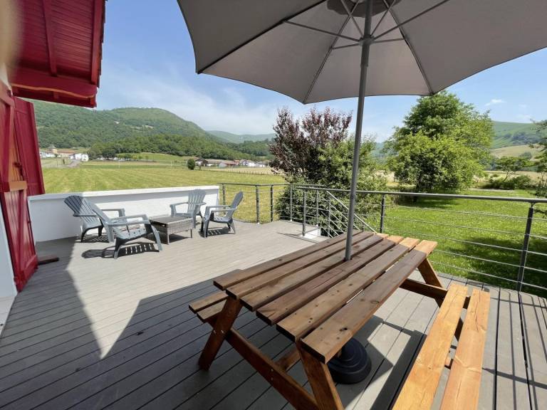 Gite with terrace, barbeque & garden — photo 2