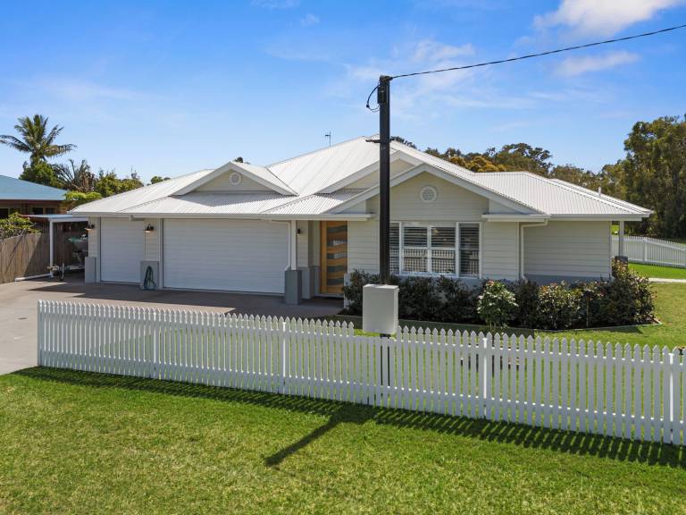 House Tin Can Bay
