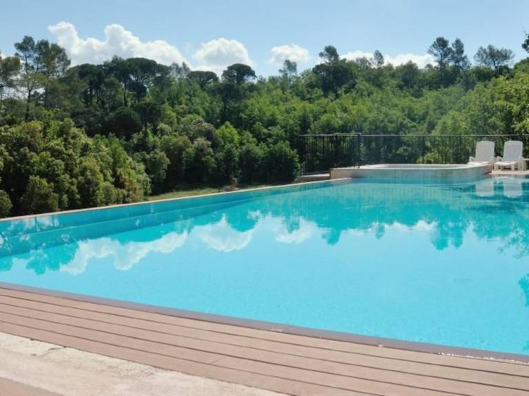 Rental apartment with pool, patio & jacuzzi | Nature view — photo 2
