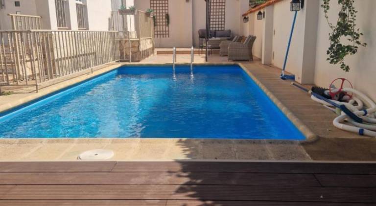 Villa with BBQ, private pool & terrace in València