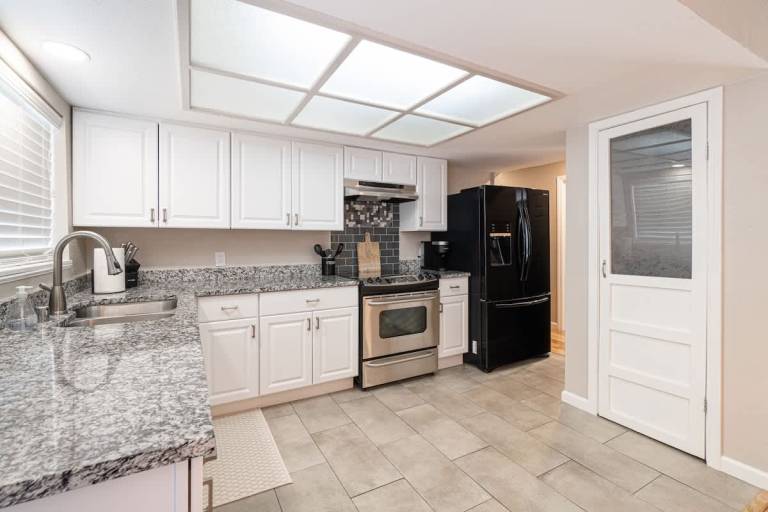 Children-friendly beautiful house with grill & yard | Good for workation | Pets are welcome — photo 2