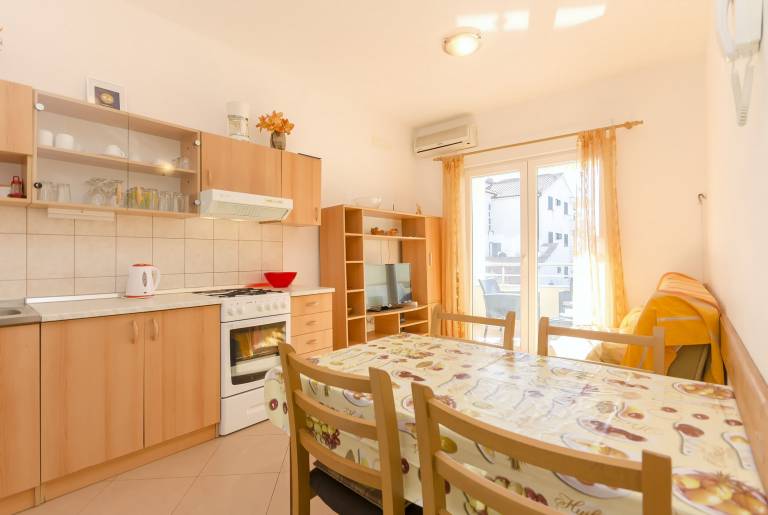 Rental apartment with barbecue in Vodice