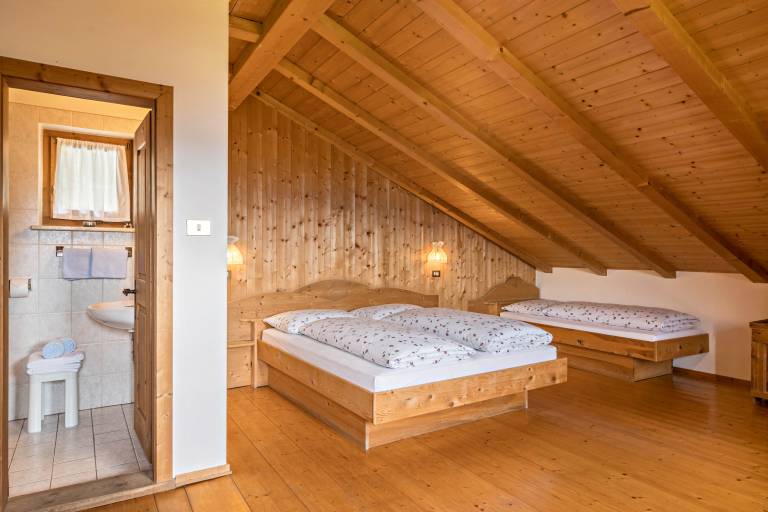 Apartment "Sonnenblume - Nusserhof" near Skiing Area with Mountain Views & Balcony — photo 4