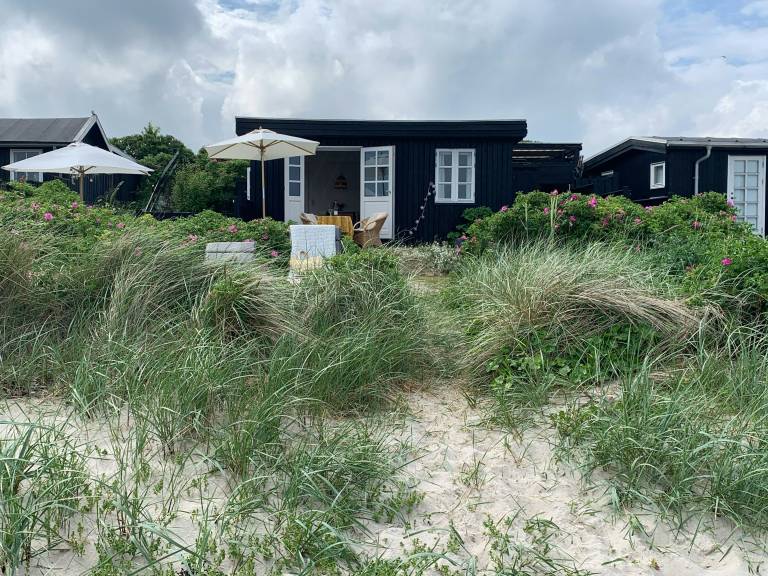 Beachfront house at Hølken beach — photo 2