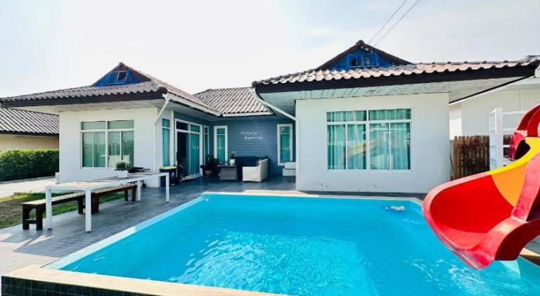Villa with pool — photo 3