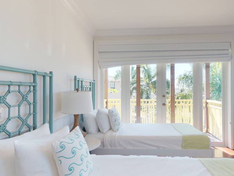 Children-friendly nice vacation home with grill, fast internet & heated pool | Water view | Pet-friendly — photo 2