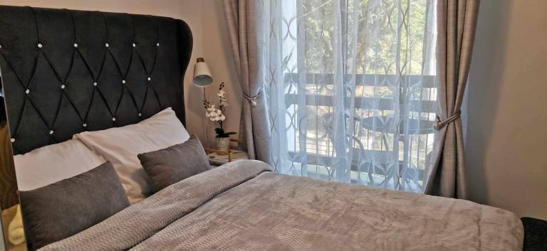 Rental apartment with pool | Perfect for remote work in Tagaytay