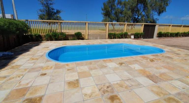 Vacation home with patio, barbeque & pool — photo 5