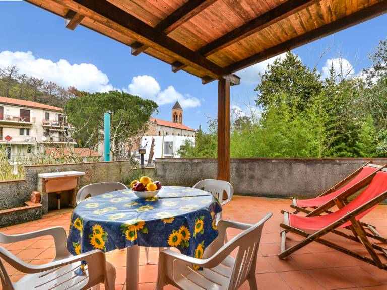 Vacation home with barbeque, yard & patio | Pets are welcome — photo 2
