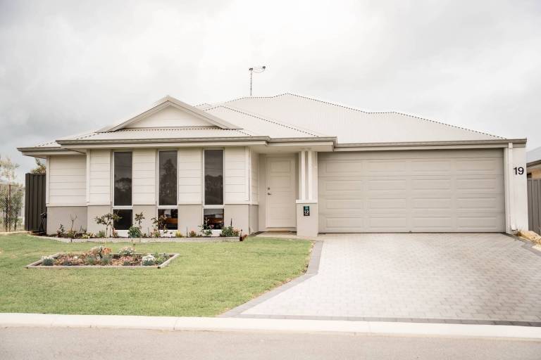 House  Lakelands