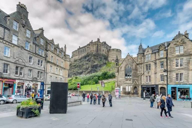 Castle Hideaway in Edinburgh
