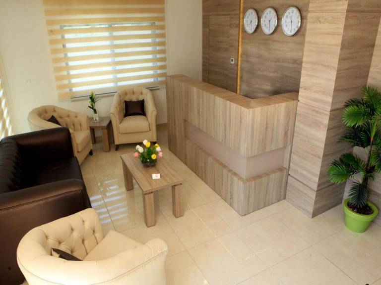 Serviced apartment with yard, pool & patio | Good for workation — photo 5