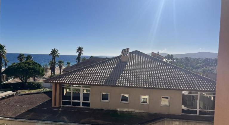 Holiday apartment with pool — photo 3
