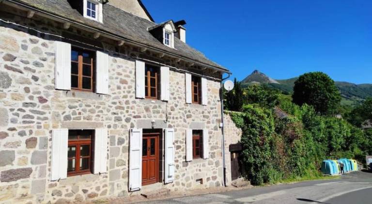 House with 3 rooms for 8 persons in Saint-Jacques-des-Blats