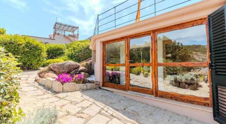 Villa with pool & jacuzzi | Pet-friendly — photo 5