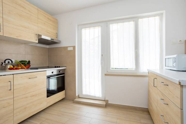 Apartment with garden, BBQ & terrace | Sea view — photo 4