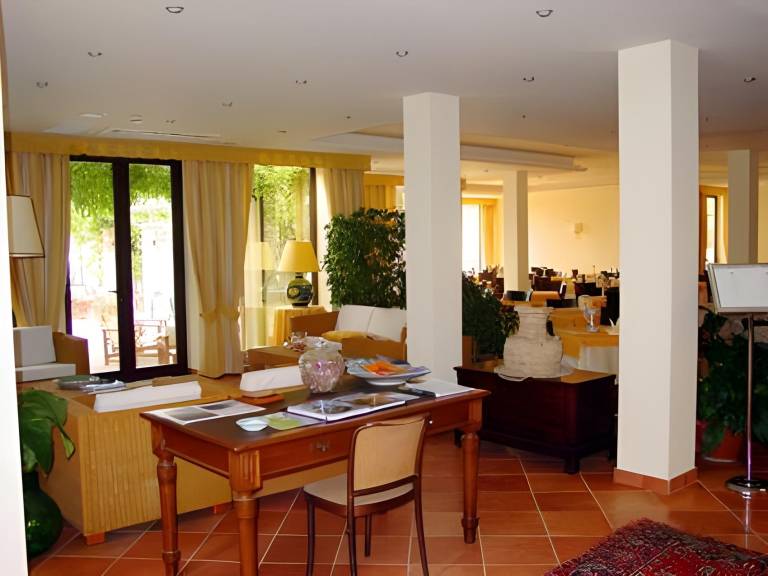 Hotel La Torre in Centola