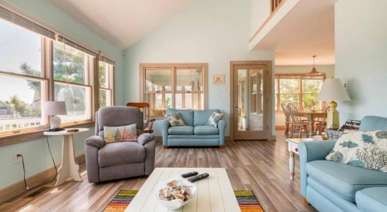 Nice vacation home with pool | Beach nearby | Pets allowed — photo 2