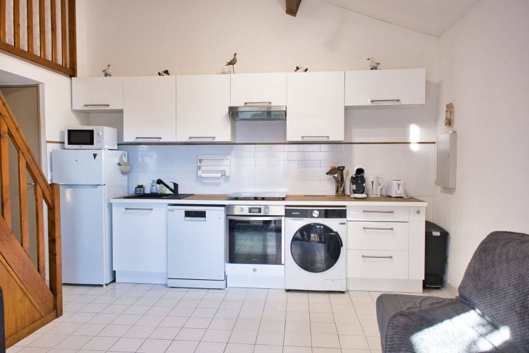 Family-oriented lovely vacation home with yard, barbeque & terrace | Beach nearby | Pets allowed — photo 4
