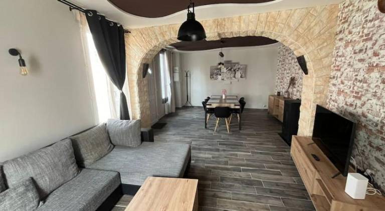 House with 2 rooms for 5 persons in Calais