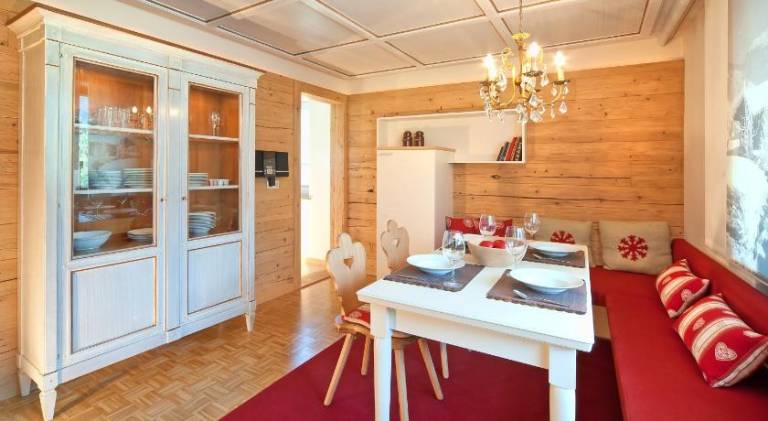 Holiday apartment with yard — photo 2