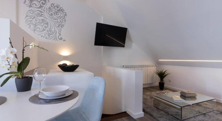 Dona Emilia Studio Apartments — photo 3